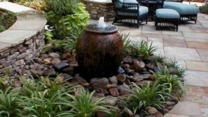 26 Creative Front Yard Landscaping Ideas On a Budget